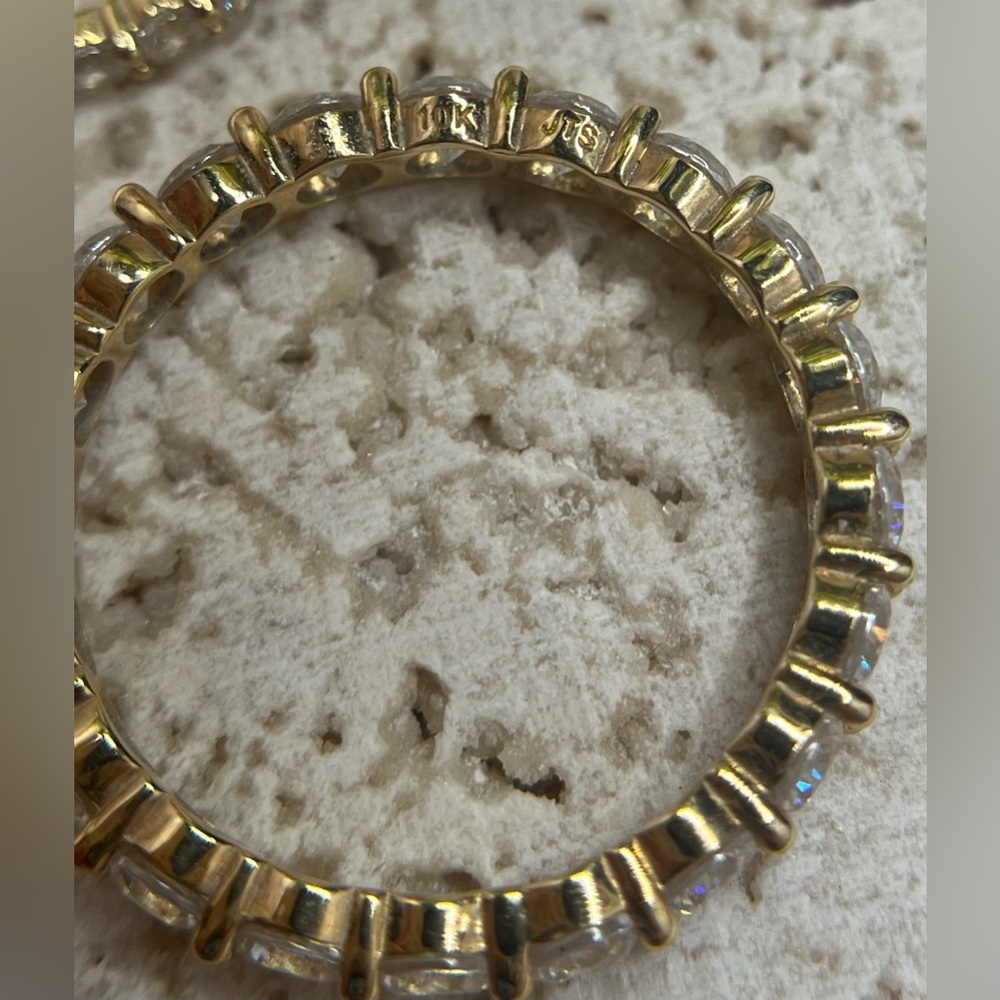 Set of Cubic Zirconia 10k yellow gold eternity bands - Picture 3 of 10